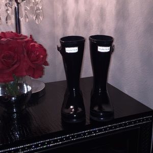 Girls HUNTER rain boots. Size 13.